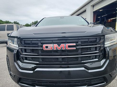Used 2023 GMC Acadia SLE w/ Driver Convenience Package FWD image 11