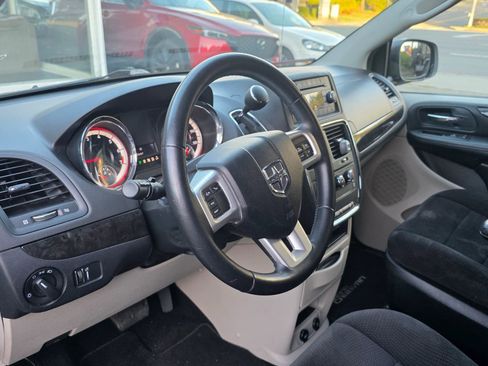 Used 2014 Dodge Grand Caravan American Value Package w/ UConnect Hands-Free Group image 9