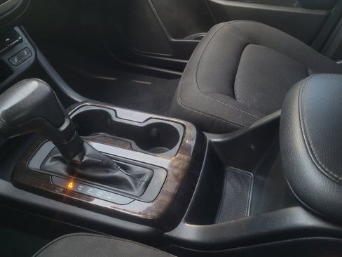 Used 2019 GMC Canyon SLE w/ Elevation Edition RWD image 26