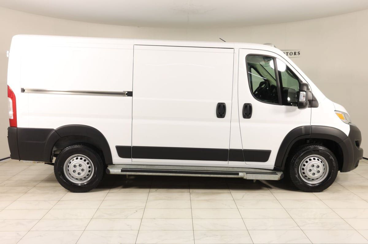 Used 2025 RAM ProMaster 2500 w/ U-Haul Equipment Group FWD image 2