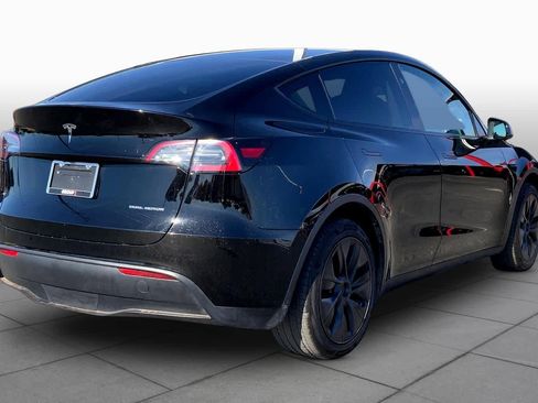 Used 2025 Tesla Model Y Long Range image 12