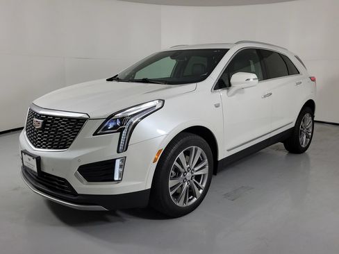 Certified 2024 Cadillac XT5 Premium Luxury w/ LPO, Floor Liner Package AWD/4WD image 2