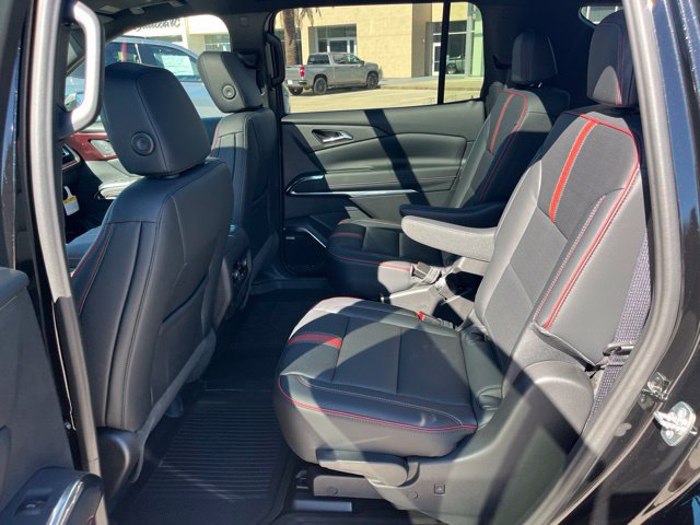 New 2027 Chevrolet Traverse RS w/ LPO, Floor Liner Package FWD image 41