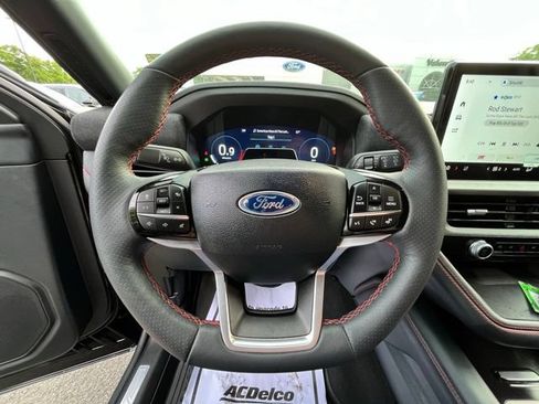 Used 2025 Ford Explorer ST-Line w/ ST-Line Street Pack AWD/4WD image 29