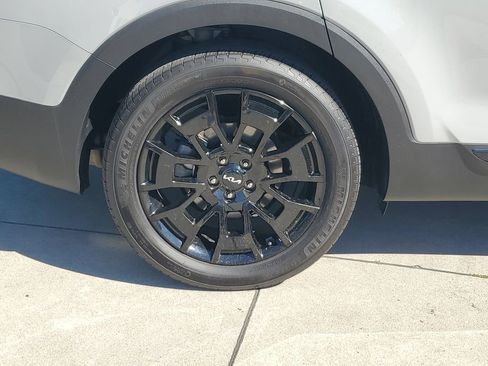 Used 2022 Kia Telluride EX w/ EX Premium Package image 7