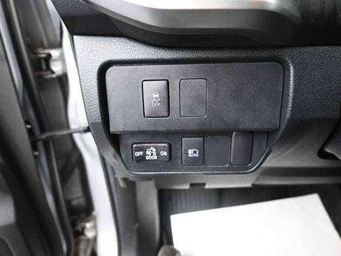 Used 2021 Toyota Tacoma SR5 AWD/4WD image 10
