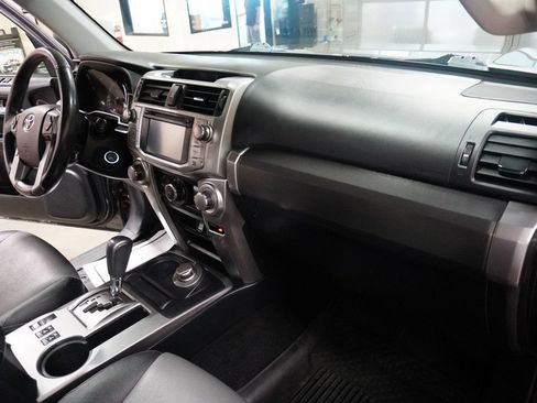 Used 2018 Toyota 4Runner SR5 Premium AWD/4WD image 11