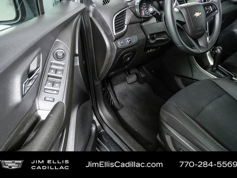 Used 2019 Chevrolet Trax LS image 7