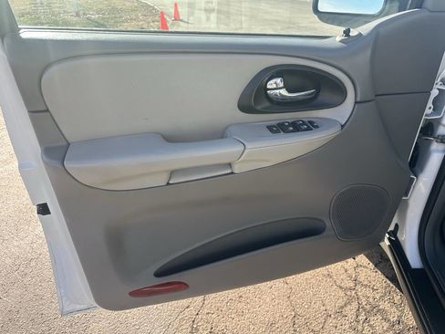 Used 2005 Chevrolet TrailBlazer EXT LS w/ LS Preferred Equipment Group image 12