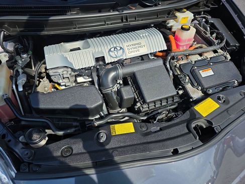 Used 2014 Toyota Prius Two FWD image 13