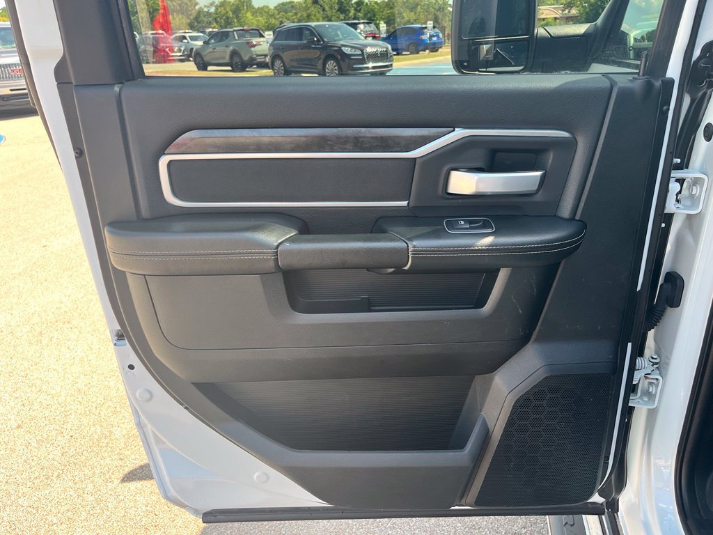 Used 2024 RAM 2500 Big Horn AWD/4WD image 9
