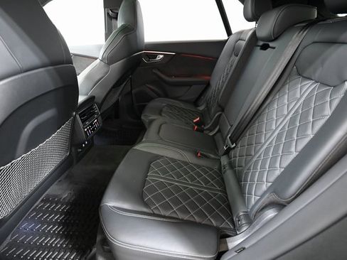 Used 2022 Audi SQ8 Prestige w/ Prestige Package image 9