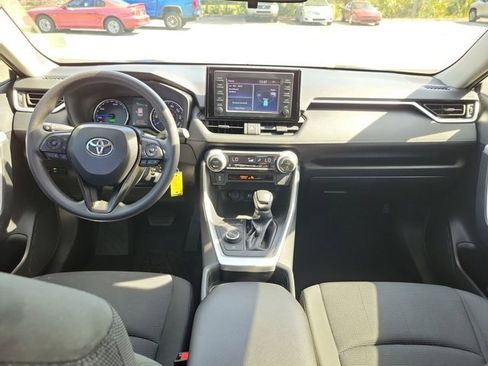 Used 2019 Toyota RAV4 LE image 2