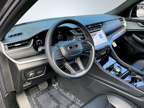 New 2025 Jeep Grand Cherokee L Limited w/ Black Appearance Package image 7