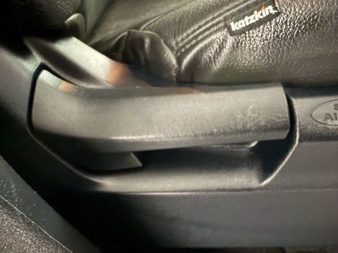 Used 2018 Toyota Tundra SR5 w/ SR5 Upgrade Package image 32