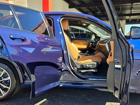 Used 2022 BMW X4 xDrive30i w/ Premium Package Essential image 16