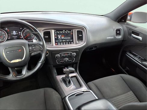 Used 2019 Dodge Charger R/T image 9