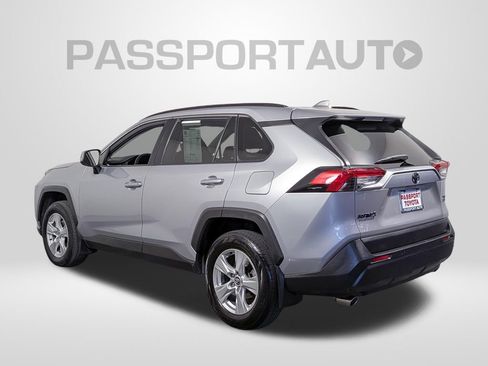 Used 2020 Toyota RAV4 XLE w/ Convenience Package AWD/4WD image 4