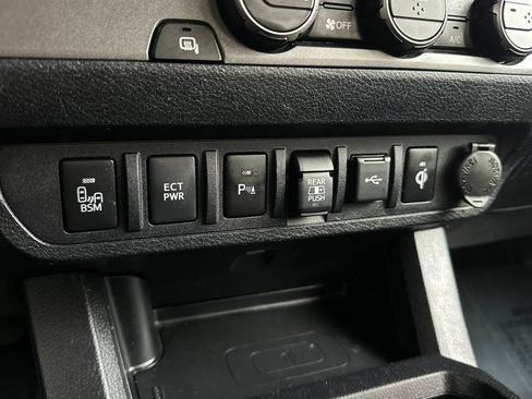 Used 2022 Toyota Tacoma TRD Off-Road w/ Technology Package RWD image 26