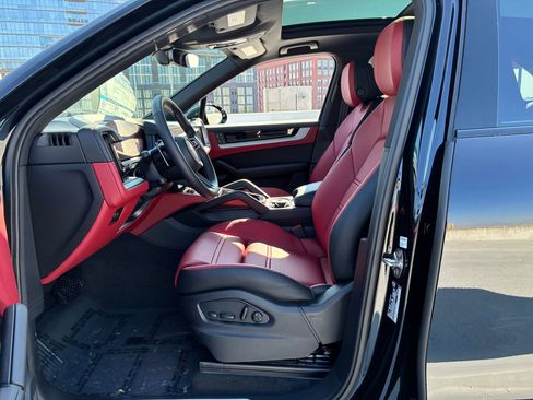 New 2026 Porsche Cayenne AWD/4WD image 5