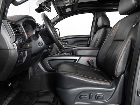 Used 2021 Nissan Titan PRO-4X w/ Pro-4x Convenience Package image 15