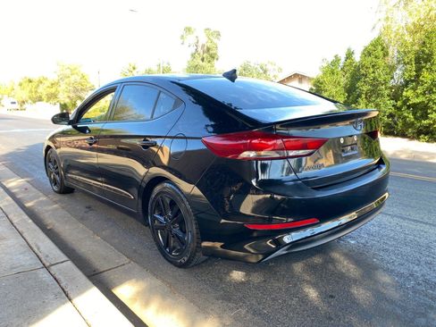 Used 2017 Hyundai Elantra SE image 10