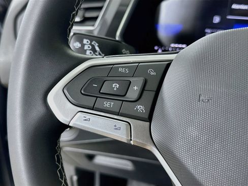 Used 2023 Volkswagen Tiguan SE FWD image 18