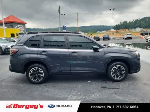 Used 2025 Subaru Forester AWD/4WD image 7
