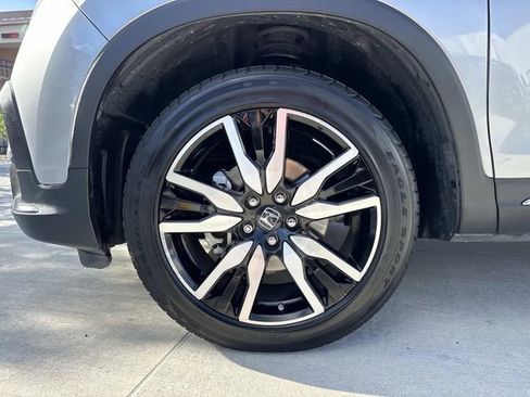 Used 2019 Honda Pilot Elite image 4