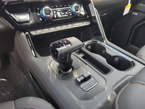 New 2026 GMC Sierra 1500 AT4 w/ AT4 Premium Package AWD/4WD image 11