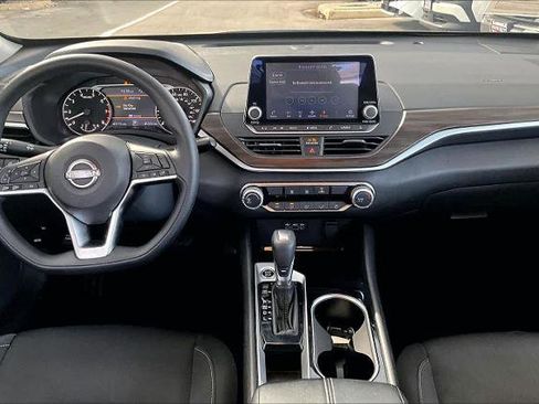 Certified 2024 Nissan Altima 2.5 SV image 15