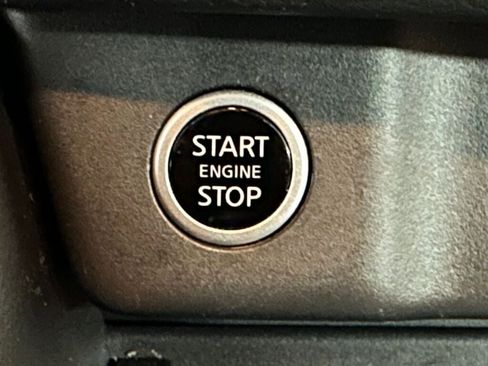 Used 2021 Nissan Rogue S image 16