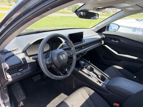 Used 2025 Honda Accord SE image 8