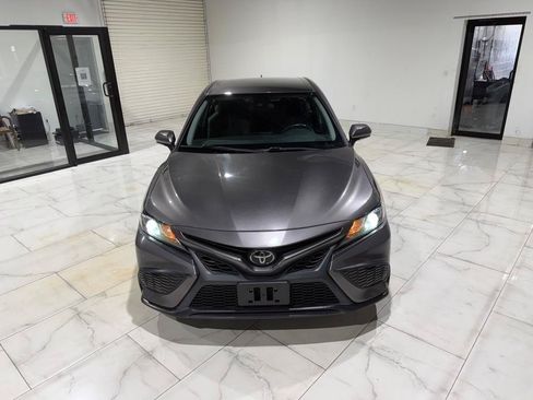 Used 2022 Toyota Camry SE FWD image 2