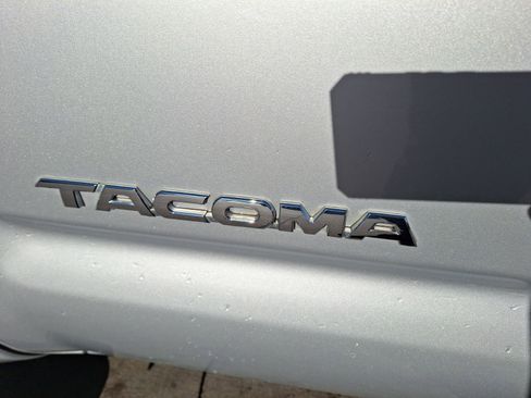 Used 2011 Toyota Tacoma 4x4 Access Cab V6 image 14