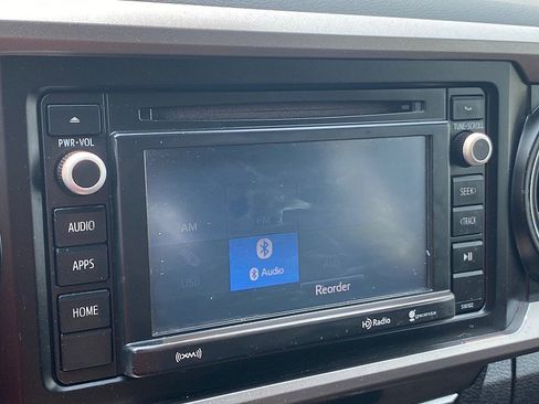 Used 2018 Toyota Tacoma SR5 AWD/4WD image 41