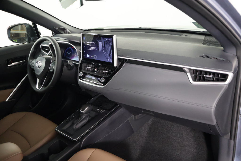 Used 2026 Toyota Corolla Cross XLE w/ Convenience Package FWD image 9