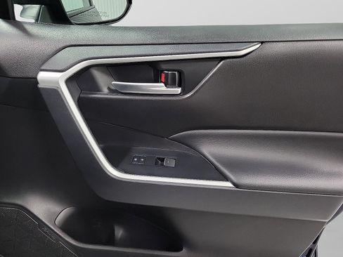 Certified 2025 Toyota RAV4 XLE AWD/4WD image 15