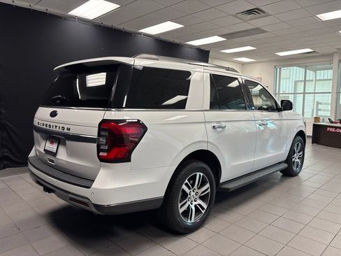 Used 2024 Ford Expedition Limited RWD image 3