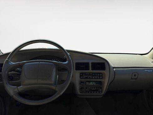 Used 1996 Buick Regal Custom FWD image 12