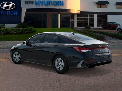 New 2026 Hyundai Elantra SE image 5