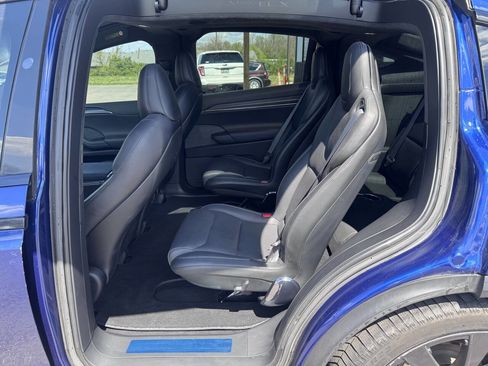 Used 2022 Tesla Model X Plaid image 12