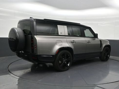 Used 2024 Land Rover Defender 130 X-Dynamic SE AWD/4WD image 5