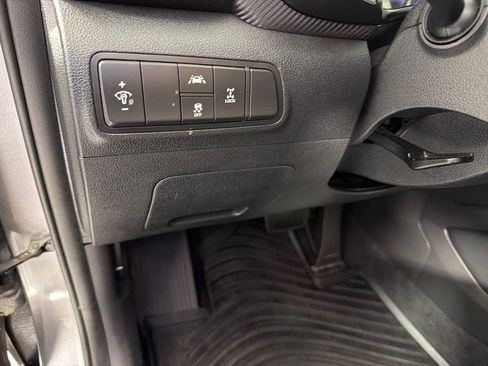 Used 2020 Hyundai Tucson SE w/ Winter Weather Package AWD/4WD image 12