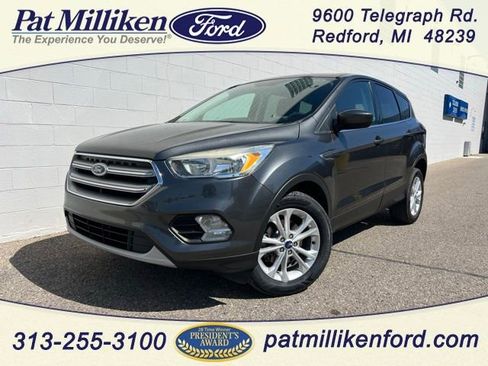 Certified 2017 Ford Escape SE FWD image 1