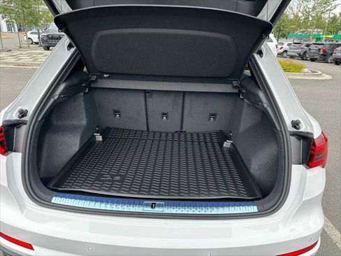 New 2025 Audi Q3 2.0T Premium image 13