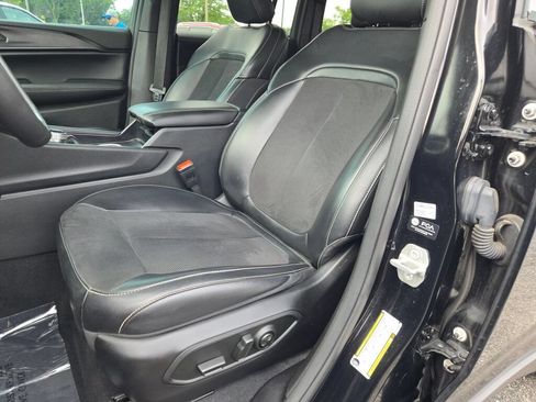 Certified 2024 Jeep Grand Cherokee Altitude AWD/4WD image 16