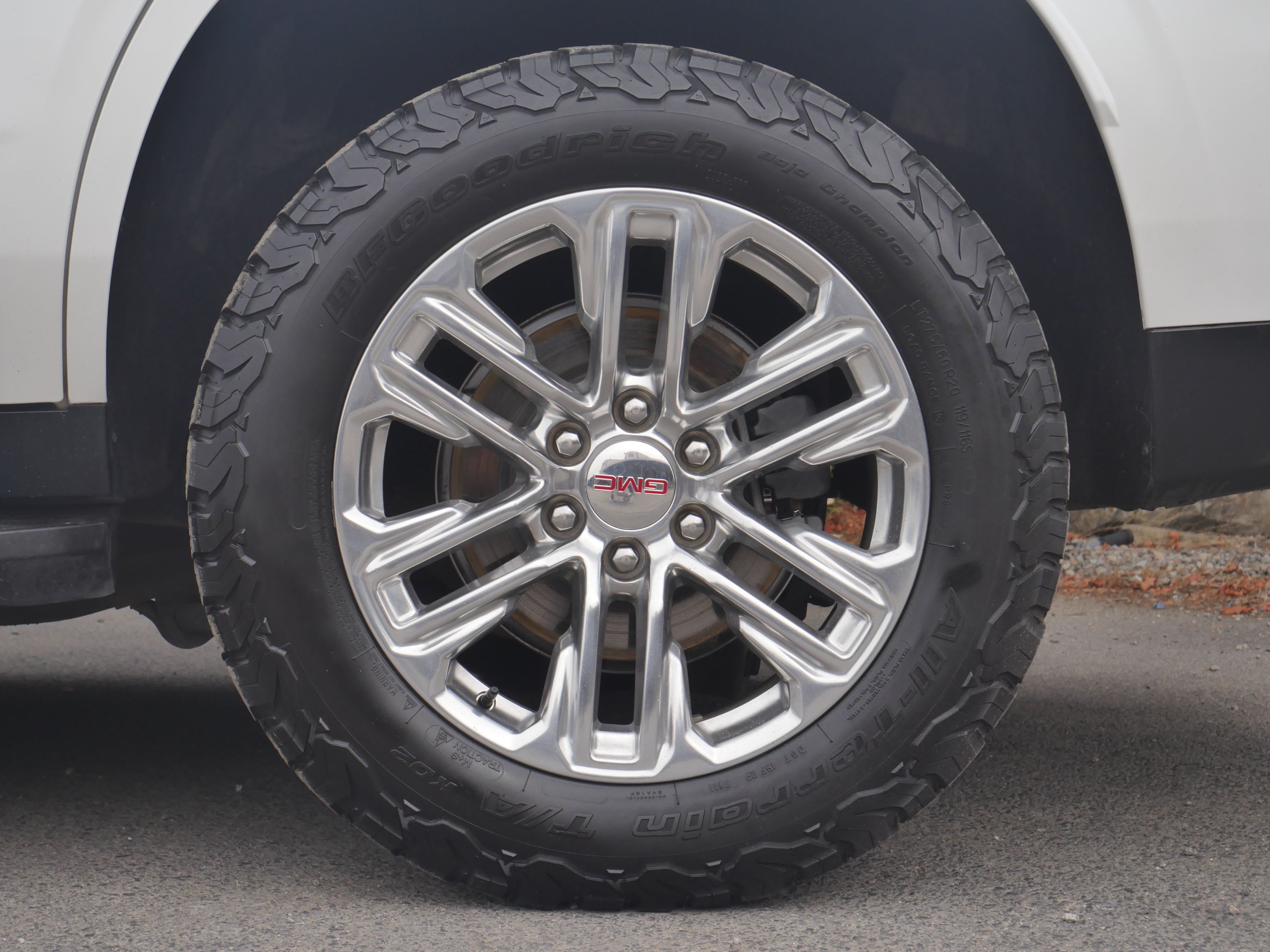 Used 2021 GMC Yukon SLT w/ Rear Media and Nav Package AWD/4WD image 21
