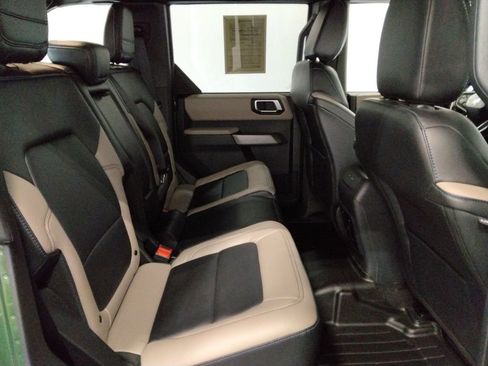 Used 2023 Ford Bronco Wildtrak image 40