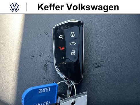 New 2026 Volkswagen Tiguan SE R-Line FWD image 36